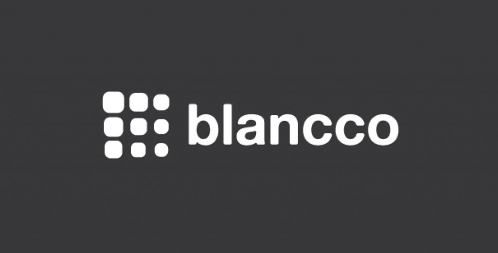 ITAD-BLANCCO Das weiße Logo von BLANCCO auf grauem Hintergrund.